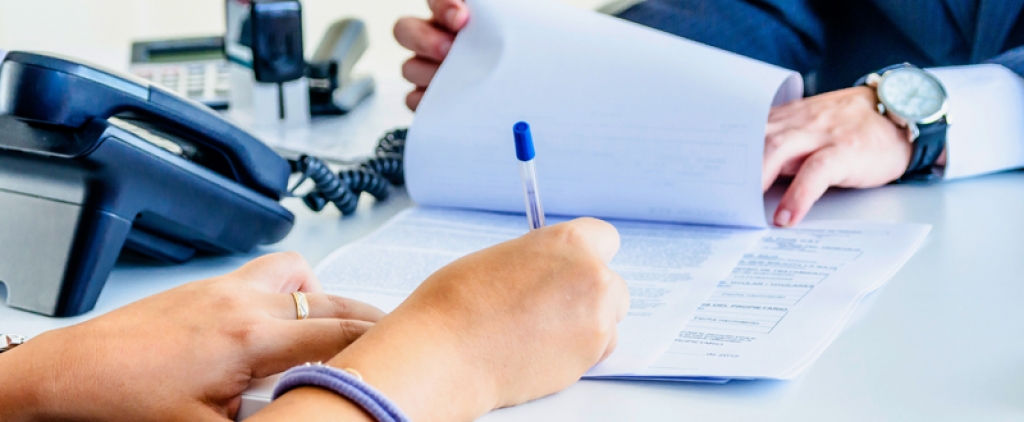 ¿Por qué revisar todas las cláusulas del contrato de franquicia antes de firmar?